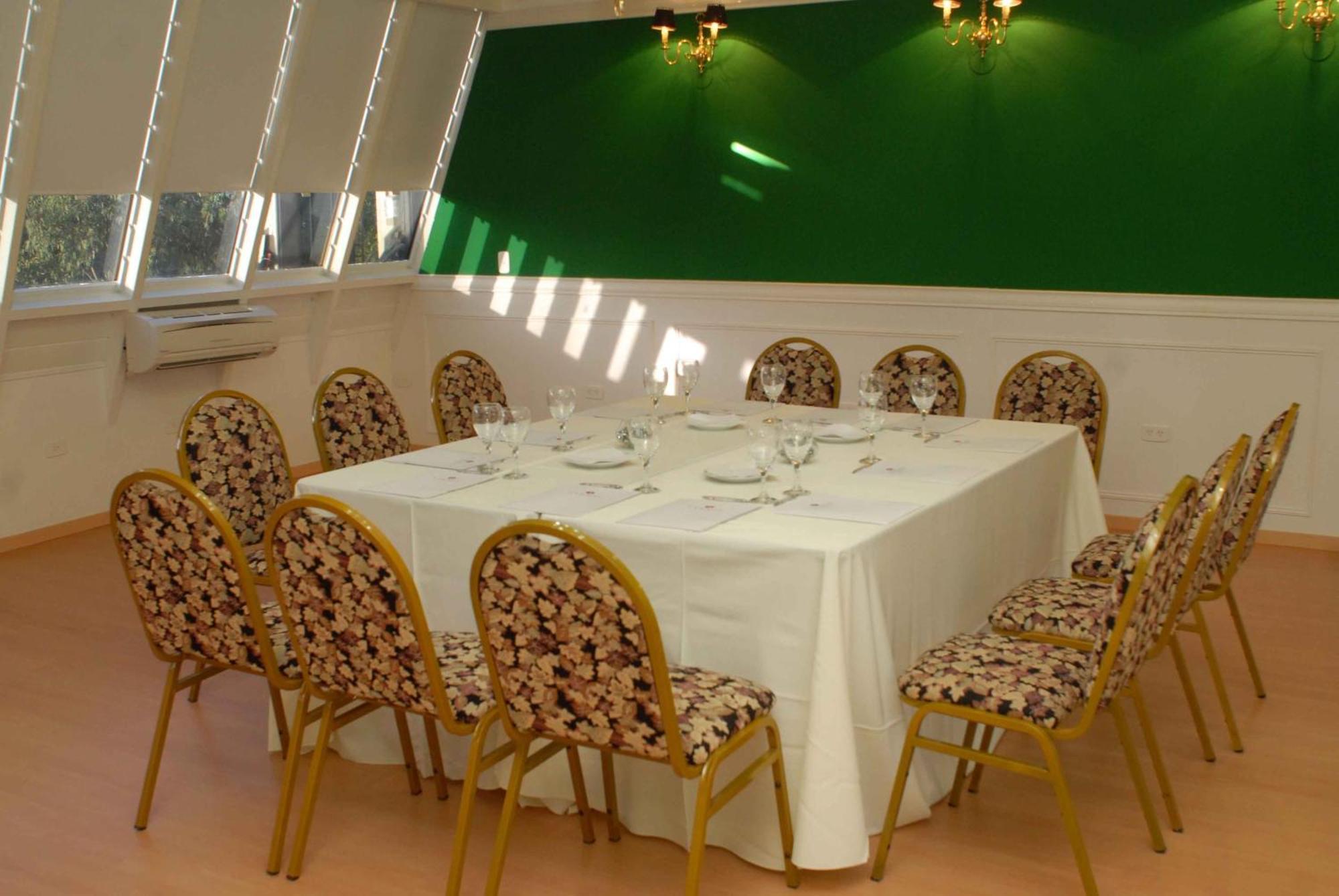 Ramada By Wyndham Buenos Aires Hotell Vicente López Restaurant bilde